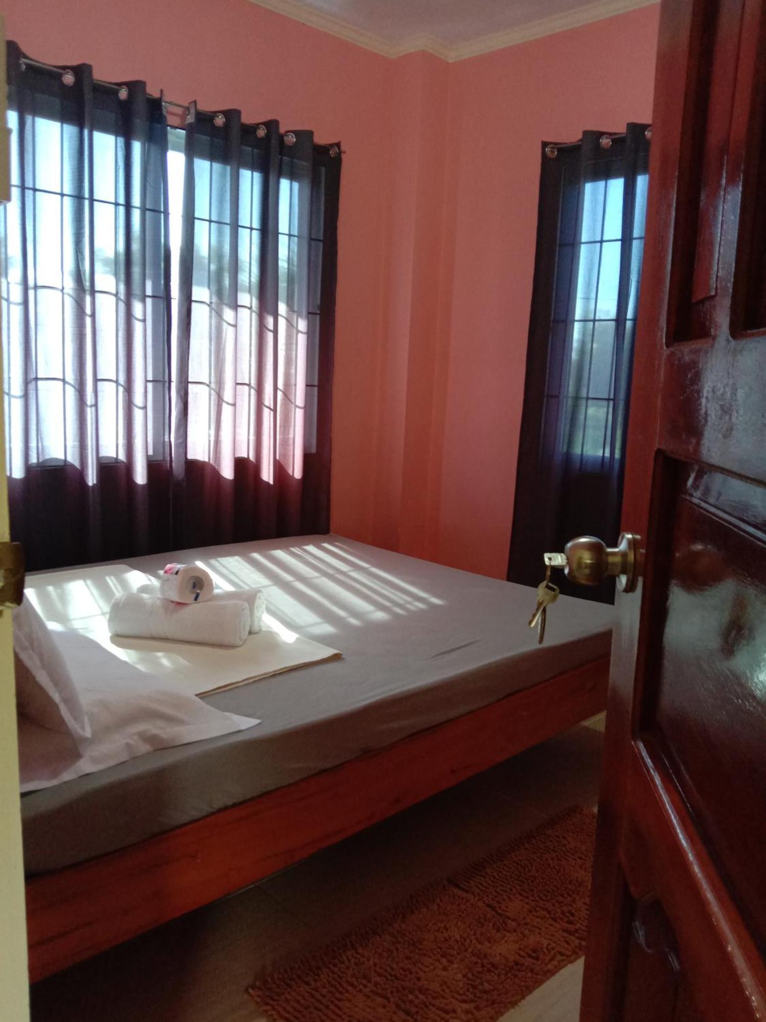 Friz Love Room Rental ซานฮวน ภายนอก รูปภาพ